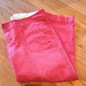 Aero red capris.